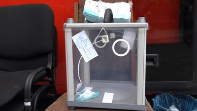 У Житомирі бажаючих вакцинують від коронавірусу в мобільному пункті, облаштованому в автобусі У Житомирі бажаючих вакцинують від коронавірусу в мобільному пункті, облаштованому в автобусі