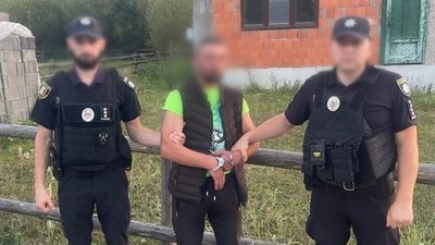 Кинув гранату біля магазину: на Закарпатті затримали військовослужбовця