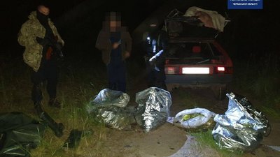 На Черкащині, на території заповідника упіймали браконьєрів На Черкащині, на території заповідника упіймали браконьєрів