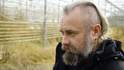 "Працювали понад 150 людей, зараз — до 20": як у Балаклії відновлюють ферму після окупації "Працювали понад 150 людей, зараз — до 20": як у Балаклії відновлюють ферму після окупації
