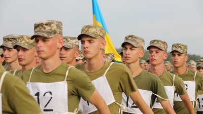 Курсанти Житомирщини тренуються, аби взяти участь у параді до 30-річчя Незалежності України Курсанти Житомирщини тренуються, аби взяти участь у параді до 30-річчя Незалежності України
