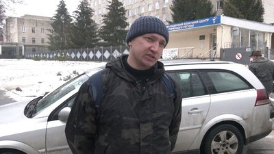 У Харкові на презентацію фільму про війну на сході прийшло більше 200 людей У Харкові на презентацію фільму про війну на сході прийшло більше 200 людей
