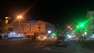 Нічні перегони: у Чернігові водій намагався втекти від поліції та спричинив кілька ДТП