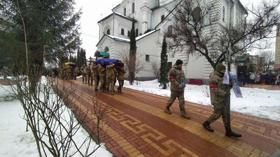 "В розвідку беруть найкращих". У Сумах попрощалися із трьома загиблими розвідниками