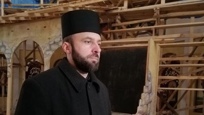 У Тернополі встановлюють найбільшу в Україні Різдвяну шопку У Тернополі встановлюють найбільшу в Україні Різдвяну шопку