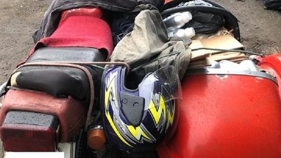 Контрабанда парфумів під мішком із петрушкою Контрабанда парфумів під мішком із петрушкою