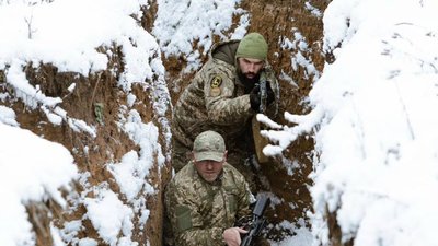 Сніг на фронті в Донецькій області