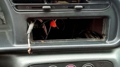 У Рівному "на гарячому" спіймали чоловіка, який обкрадав автомобілі – поліція У Рівному "на гарячому" спіймали чоловіка, який обкрадав автомобілі – поліція