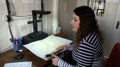 У Житомирському обласному архіві оцифровують документи за допомогою безконтактних сканерів У Житомирському обласному архіві оцифровують документи за допомогою безконтактних сканерів