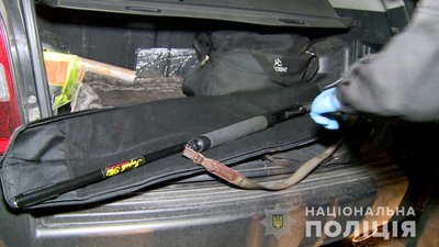 Погрожуючи ножем та зброєю, відібрали 120 тисяч гривень: на Вінниччині затримали злочинну групу Погрожуючи ножем та зброєю, відібрали 120 тисяч гривень: на Вінниччині затримали злочинну групу