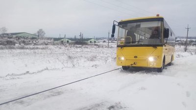 Негода на Рівненщині: у соцмережах публікують фото і відео наслідків Негода на Рівненщині: у соцмережах публікують фото і відео наслідків