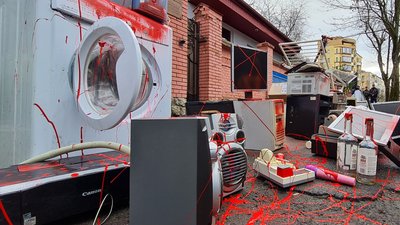 Армія мародерів. Біля консульства РФ у Львові відбулася акція протесту Армія мародерів. Біля консульства РФ у Львові відбулася акція протесту