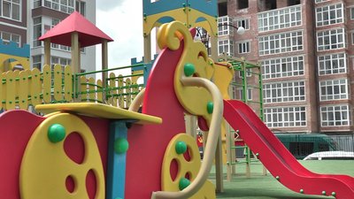 Що робити та куди звертатися. У Франківську говорили про травмування на дитмайданчиках