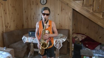 Евакуація під музику. 13-річний саксофоніст Сінезій Горбовський з Генічеська переїхав на Прикарпаття Евакуація під музику. 13-річний саксофоніст Сінезій Горбовський з Генічеська переїхав на Прикарпаття
