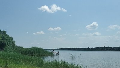 Вміст бактерій перевищено майже у 50 разів: пляж на Лозівщині — у списку небезпечних для купання