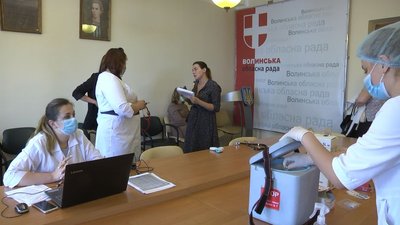На Волині стартувала вакцинація держслужбовців