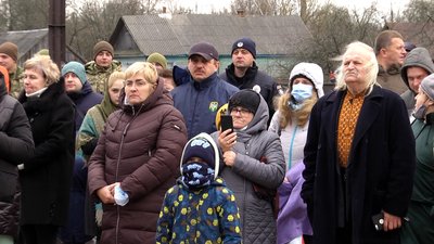 На Житомирщині вшанували пам'ять воїнів, які загинули у бою під селом Базар На Житомирщині вшанували пам'ять воїнів, які загинули у бою під селом Базар