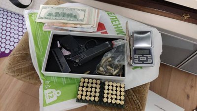 На Сумщині затримали шістьох людей за підозрою у збуті наркотиків На Сумщині затримали шістьох людей за підозрою у збуті наркотиків