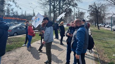 В Одесі влаштували автопробіг на підтримку підприємців та зниження комунальних тарифів В Одесі влаштували автопробіг на підтримку підприємців та зниження комунальних тарифів