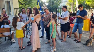 Лимонад рятує життя. У Кропивницькому відбулася лимонадна вечірка на підтримку онкохворих дітей Лимонад рятує життя. У Кропивницькому відбулася лимонадна вечірка на підтримку онкохворих дітей