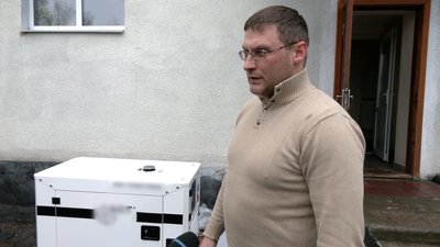 Косметичний ремонт та потужний генератор: як у Новгороді-Сіверському облаштовують "Пункти незламності" Косметичний ремонт та потужний генератор: як у Новгороді-Сіверському облаштовують "Пункти незламності"