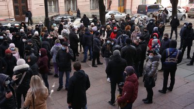 У Чернівцях пікетували облдержадміністрацію. Вимагають дозволити роботу ринків