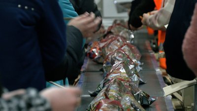 100 тисяч новорічних подарунків готують чернігівські волонтери для дітей Херсонщини й Чернігівщини
