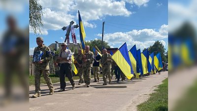 На Чернігівщині попрощалися з чотирма військовими, які загинули на Луганщині, Херсонщині та Запоріжжі На Чернігівщині попрощалися з чотирма військовими, які загинули на Луганщині, Херсонщині та Запоріжжі