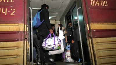 До Полтави привезли евакуйованих із Сум людей До Полтави привезли евакуйованих із Сум людей