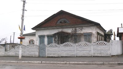 Пошкоджена пам'ятка: як в будинку, де жив Сковорода на Харківщині, живуть люди Пошкоджена пам'ятка: як в будинку, де жив Сковорода на Харківщині, живуть люди