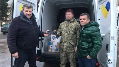У Житомирі благодійники передали десантникам партію із 40 дронів