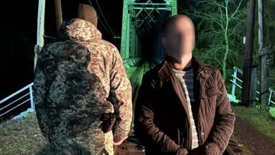 Чопські прикордонники затримали іноземця