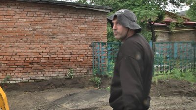 У Луцьку біля дитсадка – незаконний благоустрій. Підприємець облаштовує поруч парковку У Луцьку біля дитсадка – незаконний благоустрій. Підприємець облаштовує поруч парковку