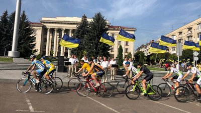 У День Державного прапора України велопробіг єдності провели у Житомирі У День Державного прапора України велопробіг єдності провели у Житомирі