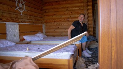 "В мене немає воєнних об‘єктів, в мене немає нацистів". Жителі селища на Одещині розповіли про ракетний обстріл. ВІДЕО "В мене немає воєнних об‘єктів, в мене немає нацистів". Жителі селища на Одещині розповіли про ракетний обстріл. ВІДЕО
