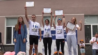 У Житомирі пройшов перший в Україні забіг єдності "Поліція передає естафету"