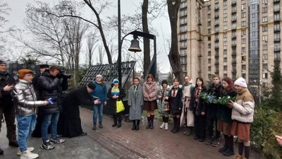 На Алеї Героїв Небесної Сотні в Києві увосьме відбулася акція "Ялинка для Героїв"