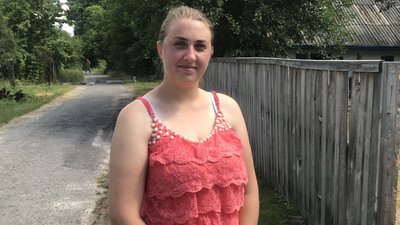 Бачили як гелікоптер обстрілював наші оселі: жителі Народицької громади розповіли про окупацію військами РФ Бачили як гелікоптер обстрілював наші оселі: жителі Народицької громади розповіли про окупацію військами РФ