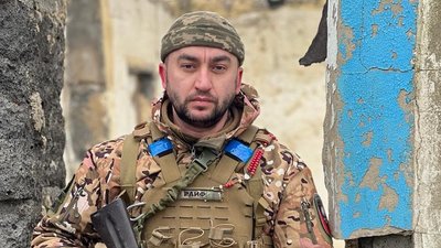Дев'ять місяців боронить Вугледар. Боєць 72 ОМБр із Франківська Роман Мигаль про війну, побратимів та чоловіків у тилу Дев'ять місяців боронить Вугледар. Боєць 72 ОМБр із Франківська Роман Мигаль про війну, побратимів та чоловіків у тилу