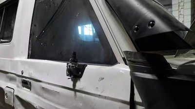 Евакуаційний автомобіль у Запорізькому районі після атаки FPV-дронів армії РФ