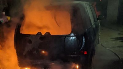 Підпалили автівку на замовлення: на Миколаївщині затримали підозрюваних