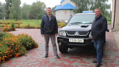 Жителі одного з сіл Чуднівщини придбали та передали воїнам-землякам з Житомирської області автівку Жителі одного з сіл Чуднівщини придбали та передали воїнам-землякам з Житомирської області автівку