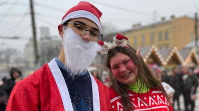 Флешмоб Сант та його помічників. У Чернівцях відбулась благодійна акція