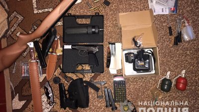 Львівського священника затримали за підозрою в продажі зброї та боєприпасів Львівського священника затримали за підозрою в продажі зброї та боєприпасів