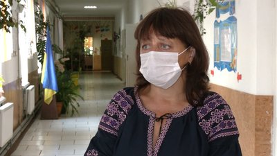Чекають на обіцяний автобус. Першовереснева історія трьох сіл на Рівненщині Чекають на обіцяний автобус. Першовереснева історія трьох сіл на Рівненщині