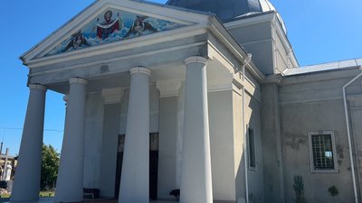 На Рівненщині священник перетворив церковне подвір'я в музей На Рівненщині священник перетворив церковне подвір'я в музей