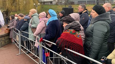 На набережній Тернопільського ставу освятили воду На набережній Тернопільського ставу освятили воду