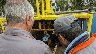 Життя повертається. У будинках Первомайського на Миколаївщині підключають газопостачання