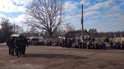 У Кропивницькому попрощалися зі спецпризначенцем Віталієм Харченком У Кропивницькому попрощалися зі спецпризначенцем Віталієм Харченком
