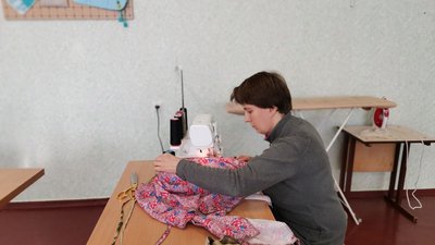 "Все робиться дуже акуратно": у Полтавському ліцеї шиють одяг для поранених військових "Все робиться дуже акуратно": у Полтавському ліцеї шиють одяг для поранених військових